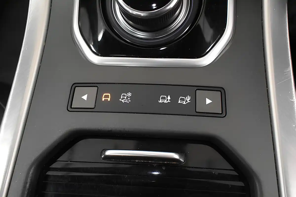 Used 2017 Land Rover Range Rover Evoque Hse Dynamic Red - Interior and Exterior details 17