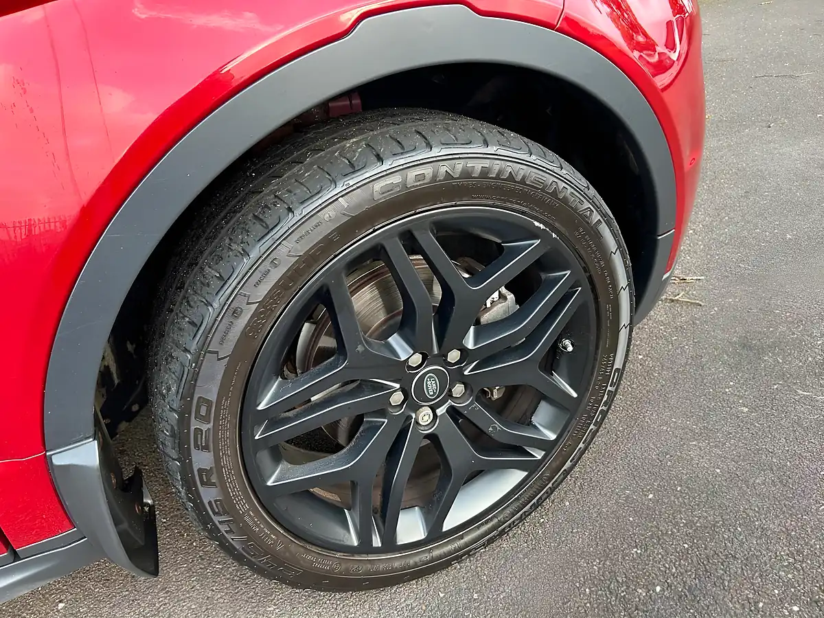 Used 2017 Land Rover Range Rover Evoque Hse Dynamic Red - Interior and Exterior details 11