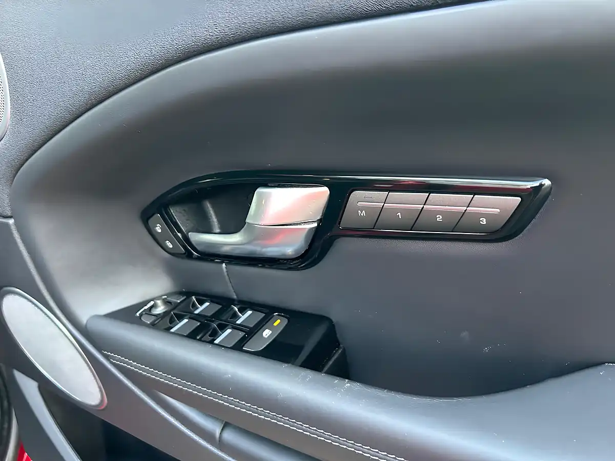 Used 2017 Land Rover Range Rover Evoque Hse Dynamic Red - Interior and Exterior details 14