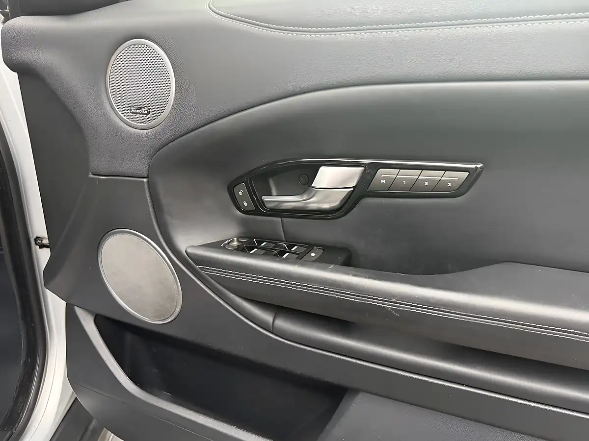 Used 2017 Land Rover Range Rover Evoque Hse Dynamic Silver - Interior and Exterior details 12