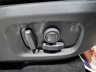Used 2017 Land Rover Range Rover Evoque Hse Dynamic Silver - Interior and Exterior details 11