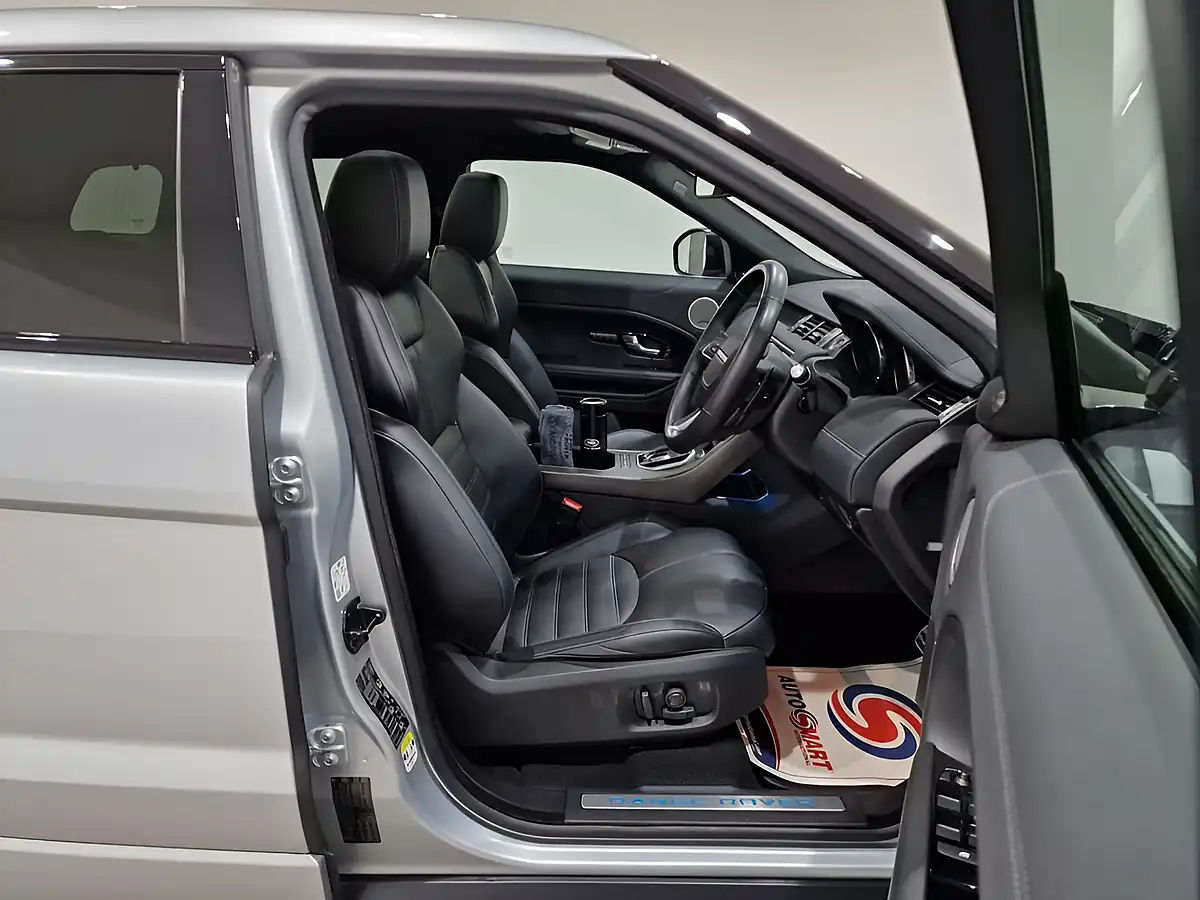 Used 2017 Land Rover Range Rover Evoque Hse Dynamic Silver - Interior and Exterior details 9