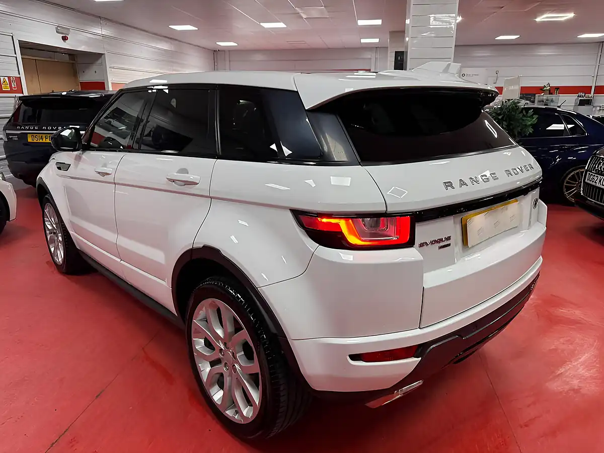 Used 2017 Land Rover Range Rover Evoque Hse Dynamic White - Interior and Exterior details 10