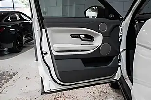 Used 2017 Land Rover Range Rover Evoque Hse Dynamic White - Interior and Exterior details 15