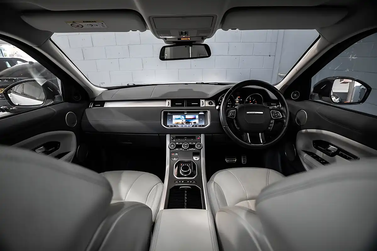 Used 2017 Land Rover Range Rover Evoque Hse Dynamic White - Interior and Exterior details 2