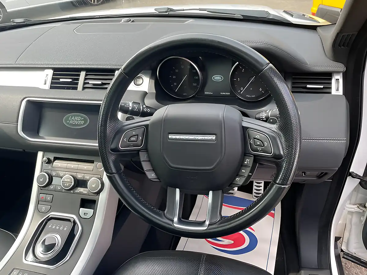 Used 2017 Land Rover Range Rover Evoque Hse Dynamic White - Interior and Exterior details 16