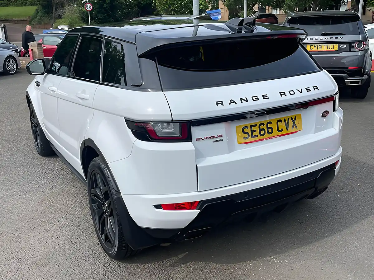 Used 2017 Land Rover Range Rover Evoque Hse Dynamic White - Interior and Exterior details 6