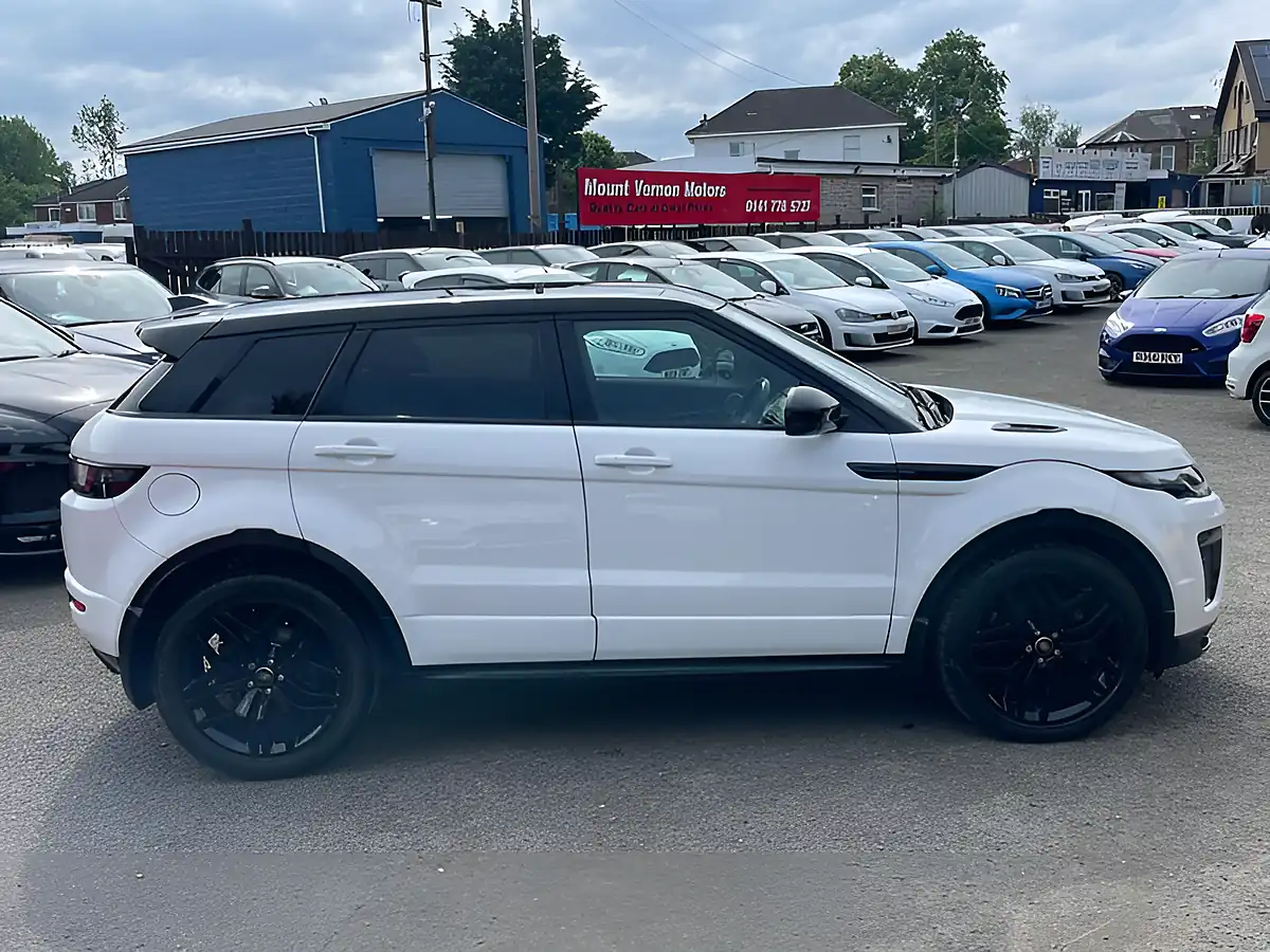 Used 2017 Land Rover Range Rover Evoque Hse Dynamic White - Interior and Exterior details 9