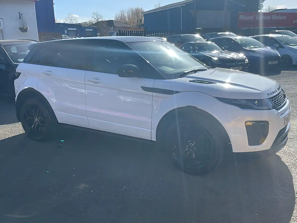 Used 2017 Land Rover Range Rover Evoque Hse Dynamic White - Interior and Exterior details 10