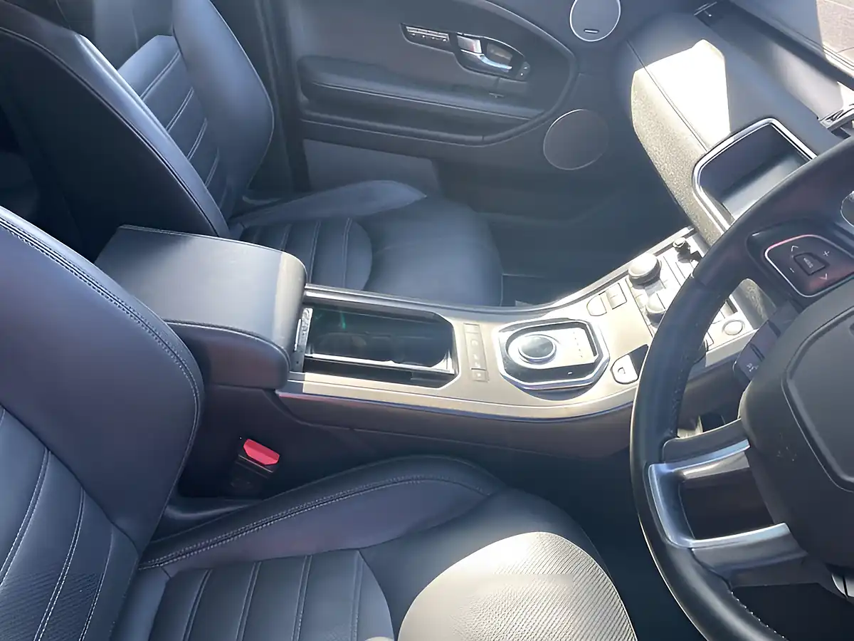 Used 2017 Land Rover Range Rover Evoque Hse Dynamic White - Interior and Exterior details 13