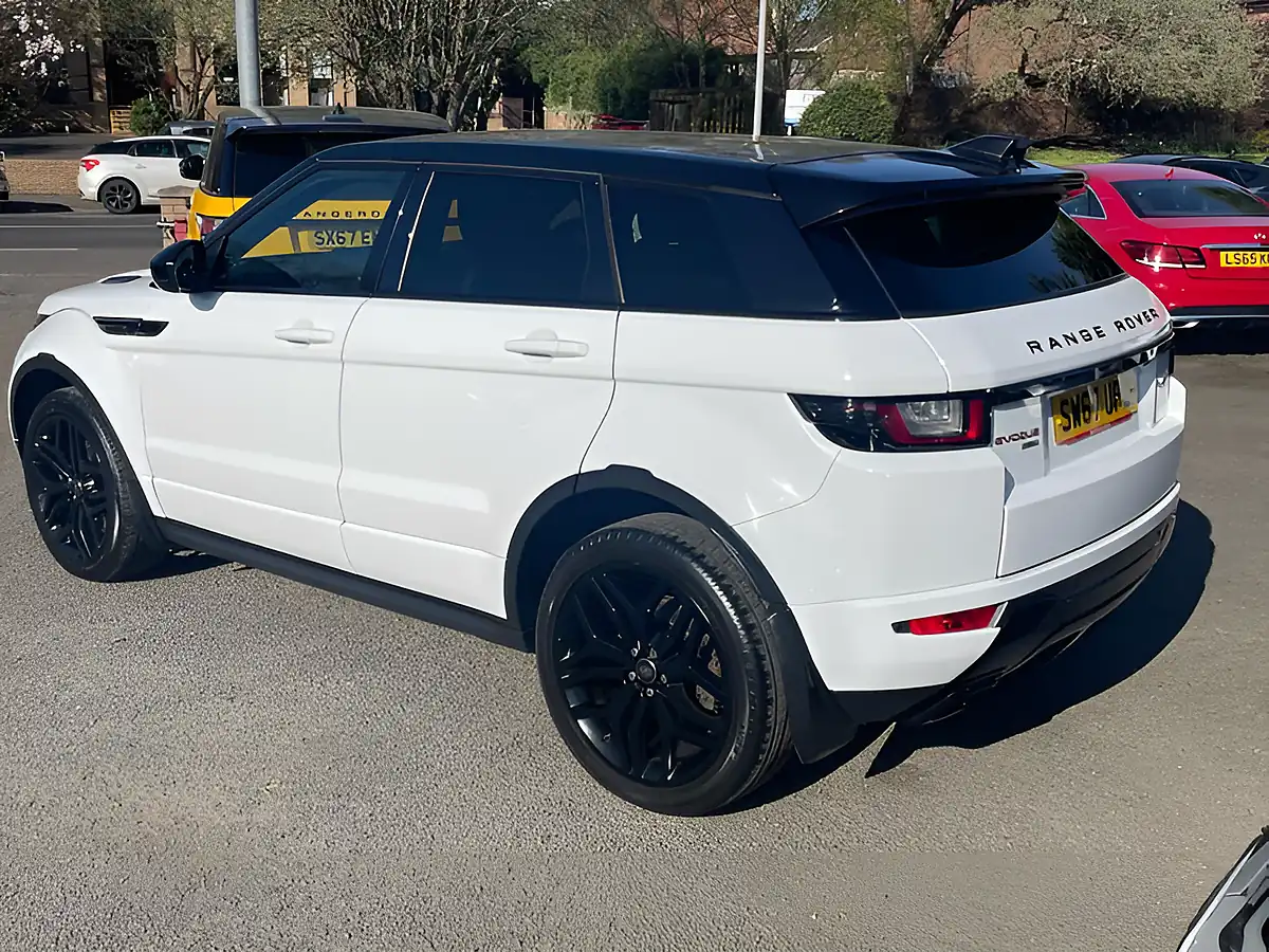 Used 2017 Land Rover Range Rover Evoque Hse Dynamic White - Interior and Exterior details 6