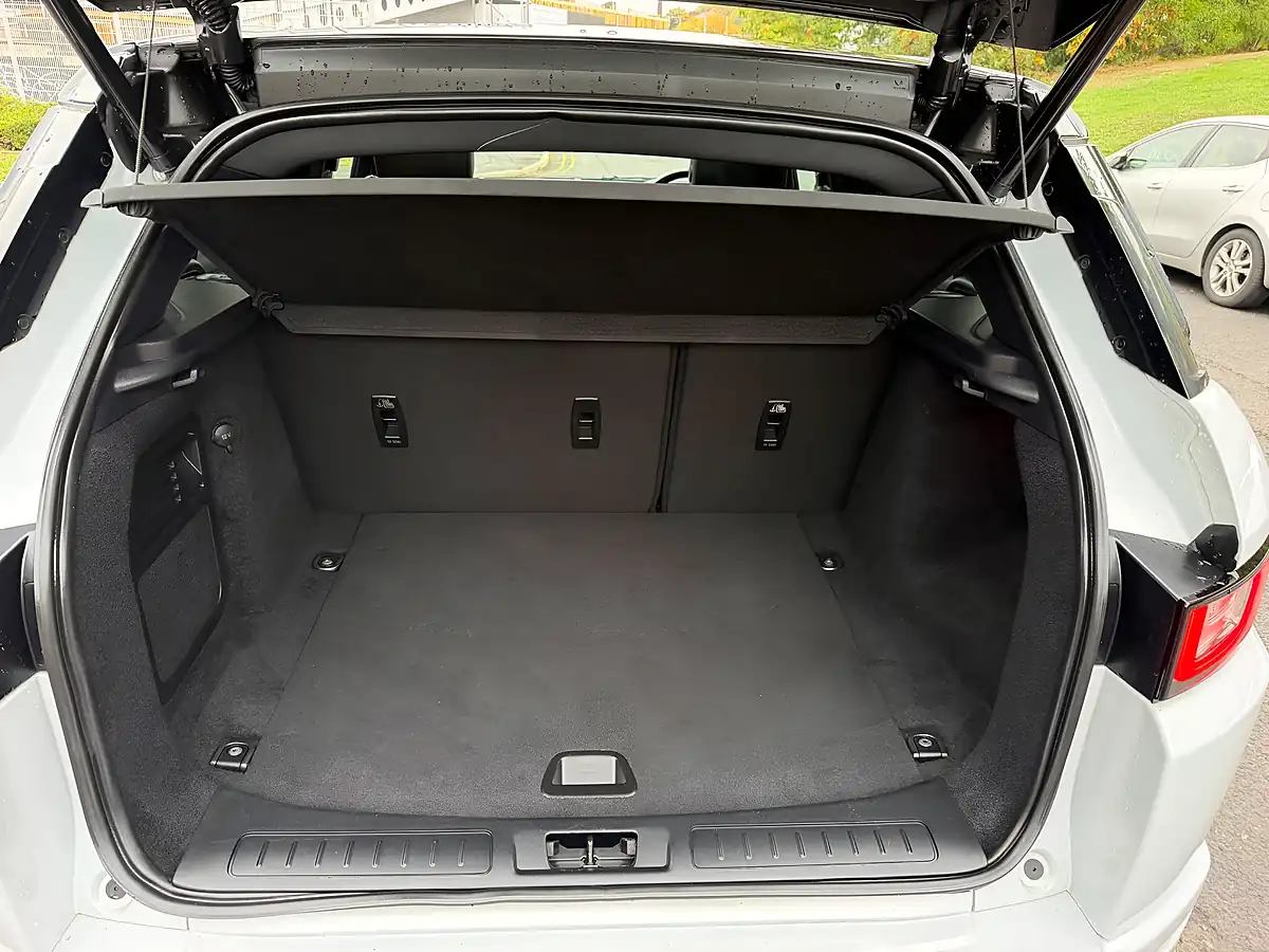 Used 2017 Land Rover Range Rover Evoque Landmark White - Interior and Exterior details 11