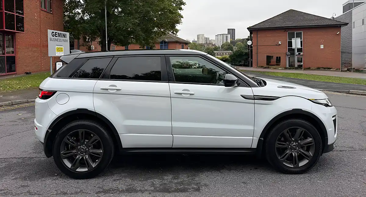 Used 2017 Land Rover Range Rover Evoque Landmark White - Interior and Exterior details 5