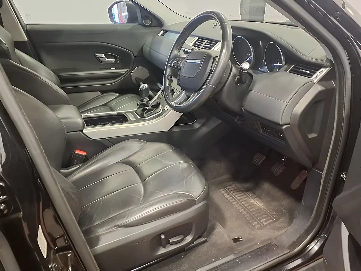 Used 2017 Land Rover Range Rover Evoque Se Black - Interior and Exterior details 6