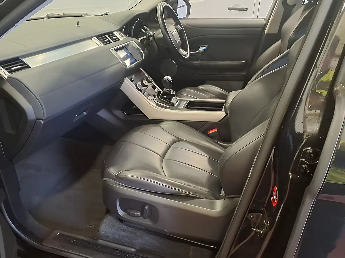 Used 2017 Land Rover Range Rover Evoque Se Black - Interior and Exterior details 7