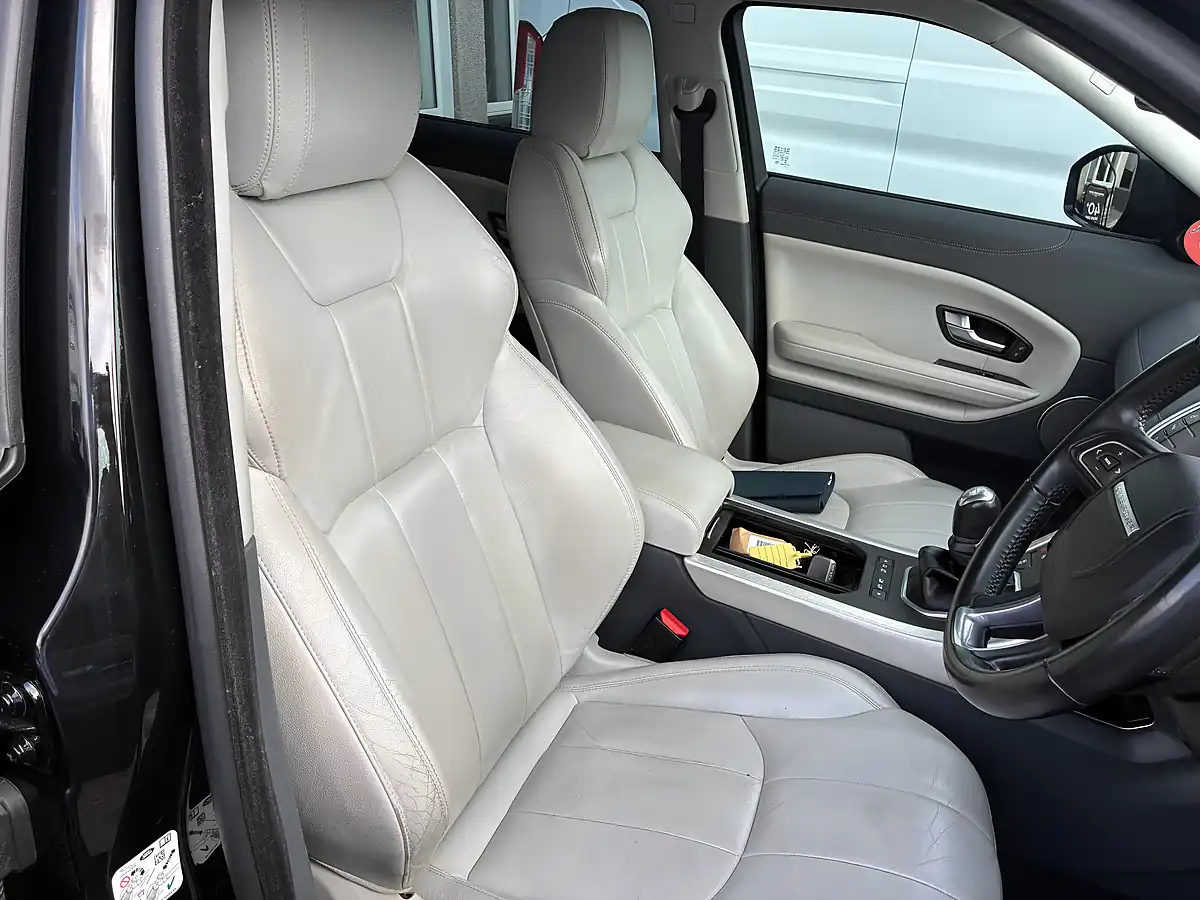 Used 2017 Land Rover Range Rover Evoque Se Black - Interior and Exterior details 17