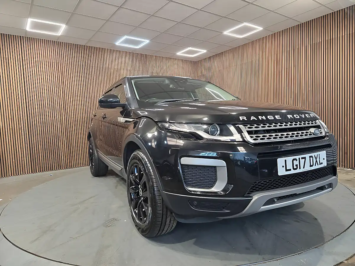 Used 2017 Land Rover Range Rover Evoque Se Black - Front View