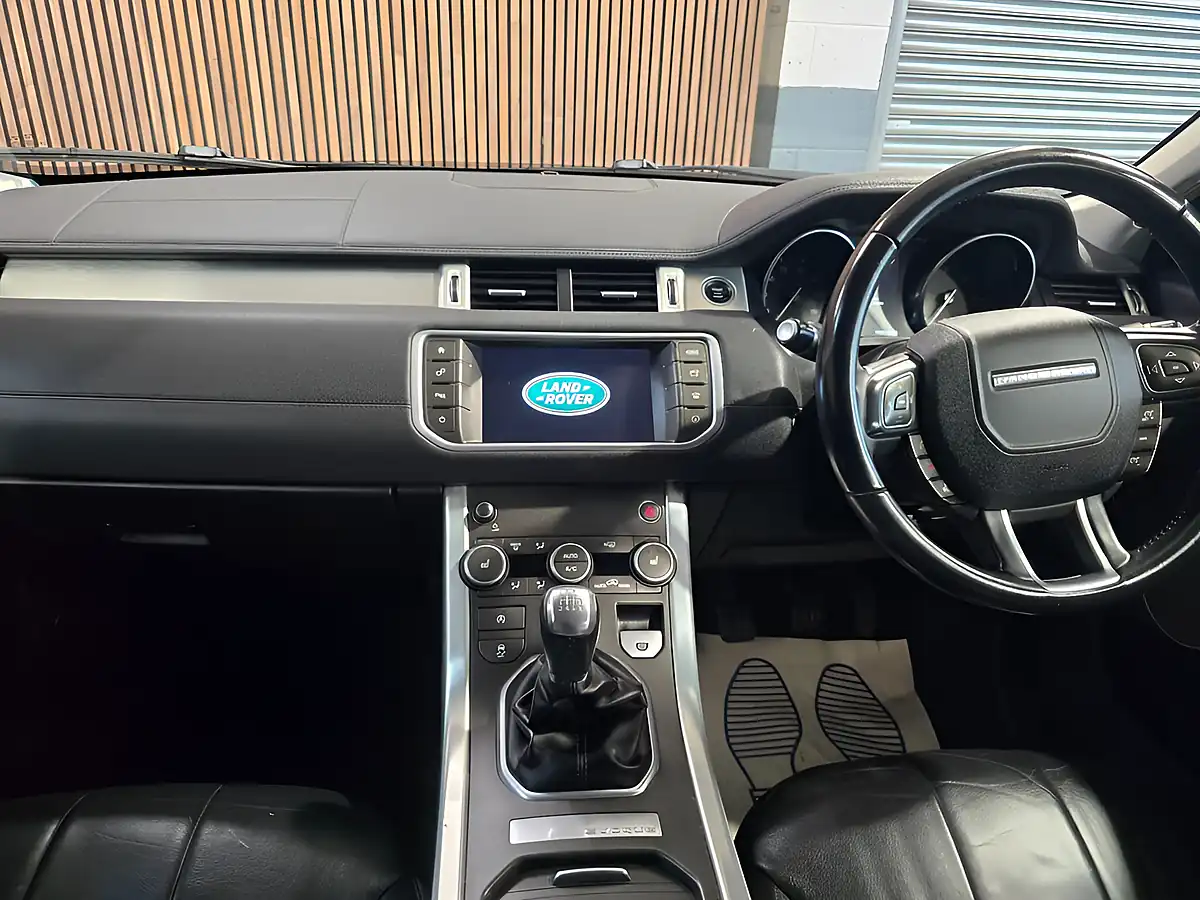 Used 2017 Land Rover Range Rover Evoque Se Black - Interior and Exterior details 10