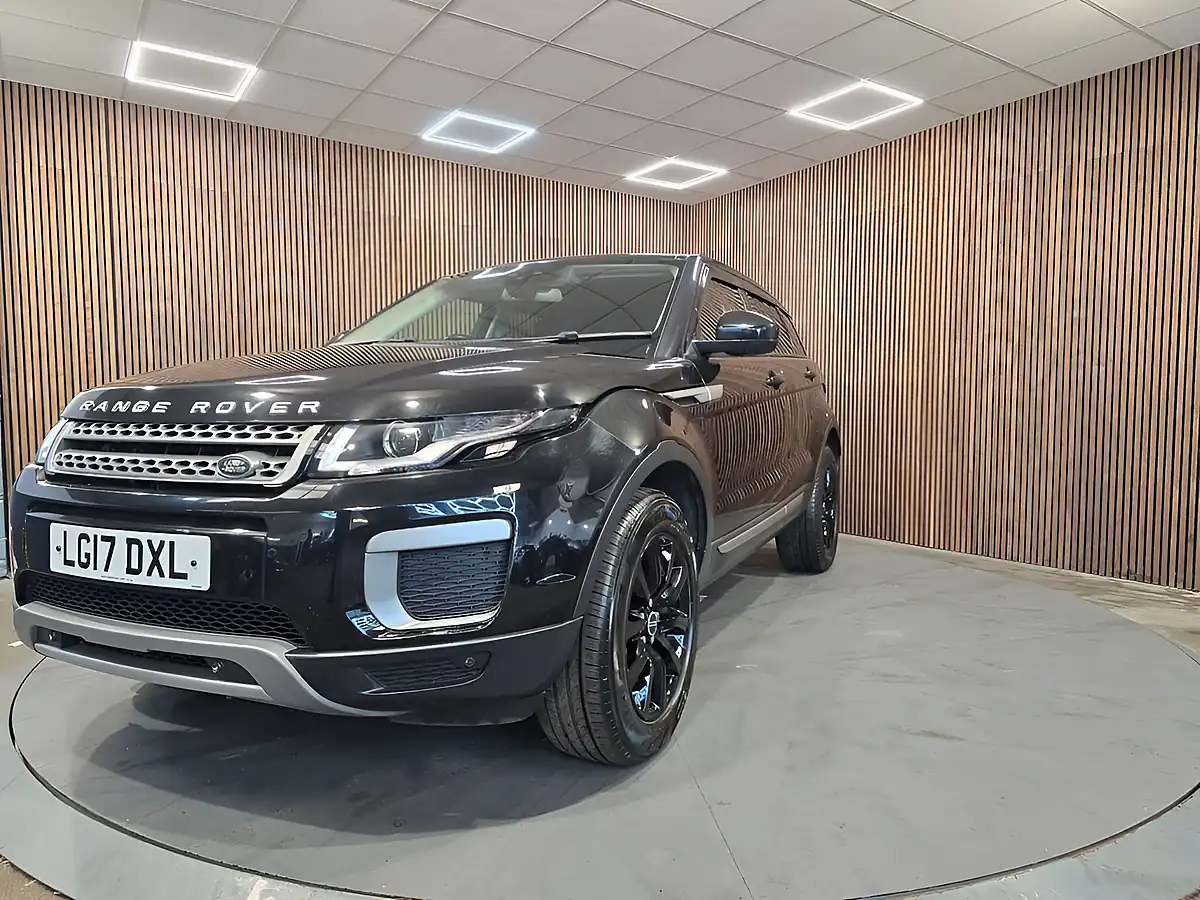 Used 2017 Land Rover Range Rover Evoque Se Black - Interior and Exterior details 4