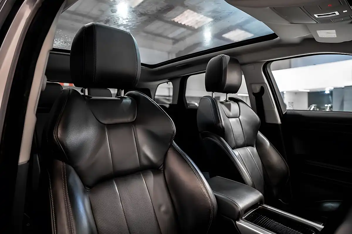 Used 2017 Land Rover Range Rover Evoque Se Grey - Interior and Exterior details 9