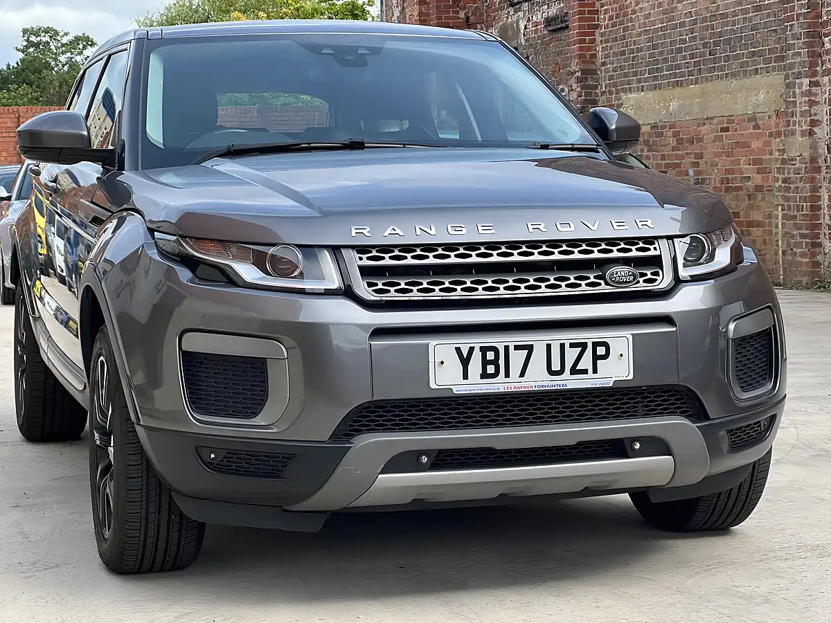 Used 2017 Land Rover Range Rover Evoque Se Grey - Front View