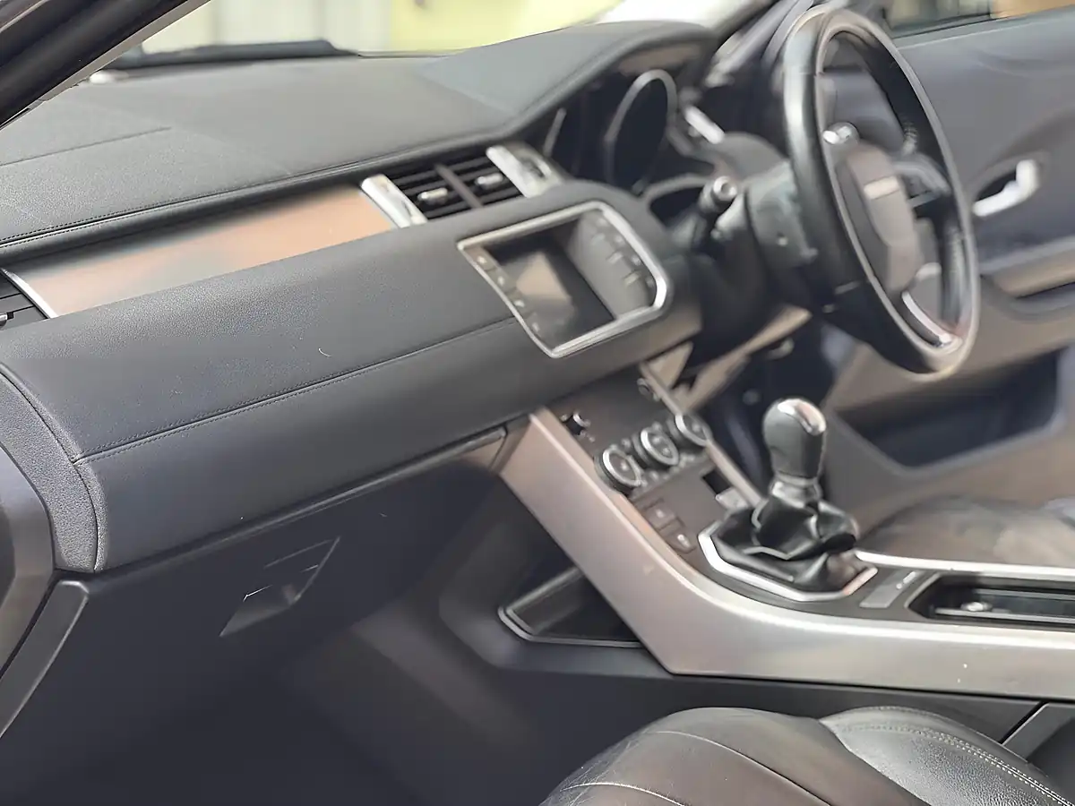Used 2017 Land Rover Range Rover Evoque Se Grey - Interior and Exterior details 5