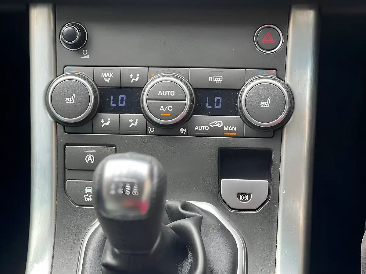 Used 2017 Land Rover Range Rover Evoque Se Grey - Interior and Exterior details 6