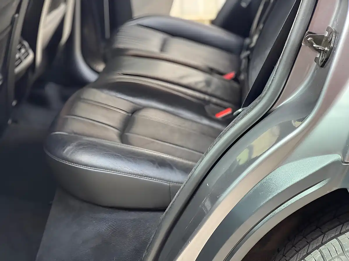 Used 2017 Land Rover Range Rover Evoque Se Grey - Interior and Exterior details 9