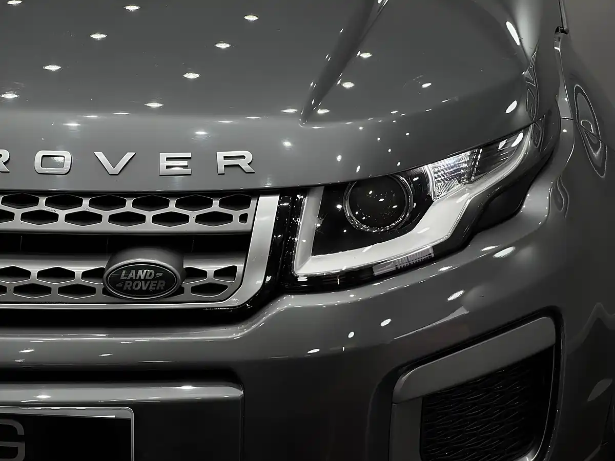 Used 2017 Land Rover Range Rover Evoque Se Grey - Interior and Exterior details 10