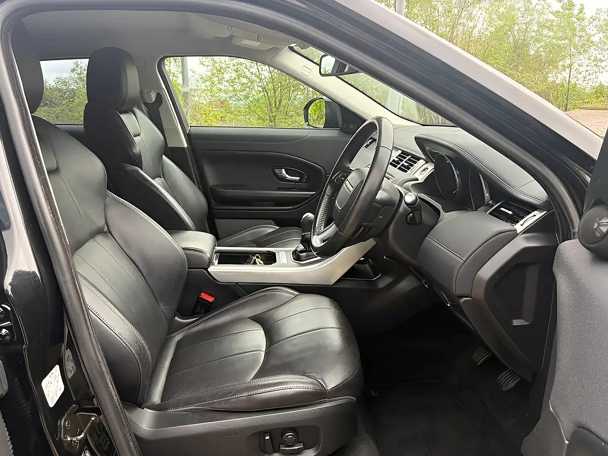 Used 2017 Land Rover Range Rover Evoque Se Tech Black - Interior and Exterior details 14
