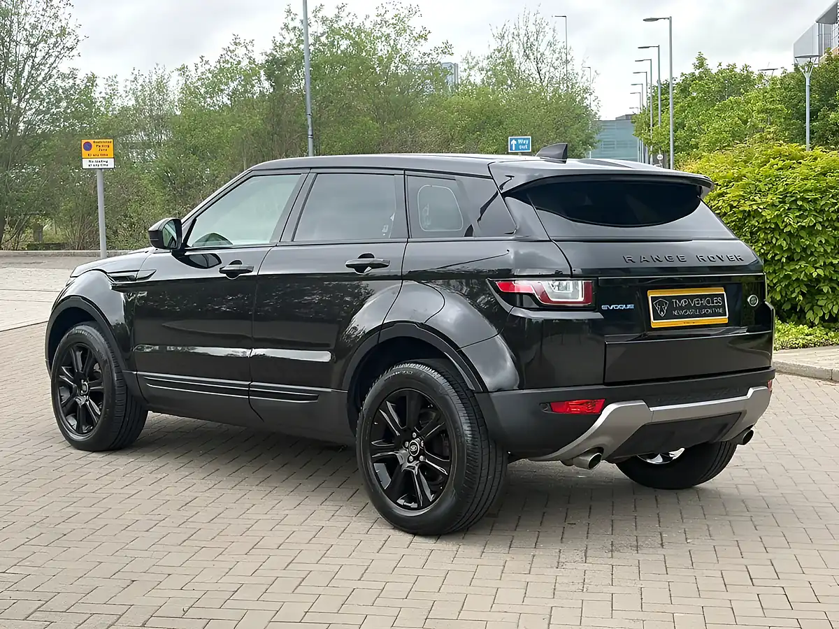 Used 2017 Land Rover Range Rover Evoque Se Tech Black - Interior and Exterior details 6
