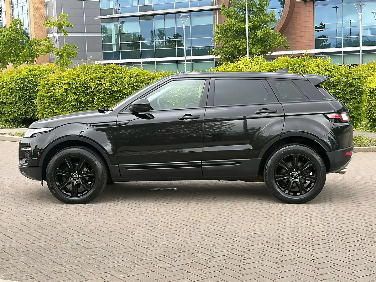 Used 2017 Land Rover Range Rover Evoque Se Tech Black - Interior and Exterior details 7