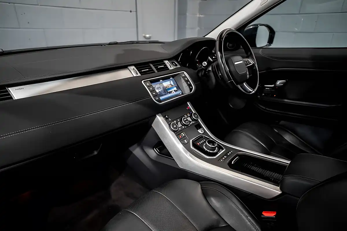 Used 2017 Land Rover Range Rover Evoque Se Tech Black - Interior and Exterior details 14
