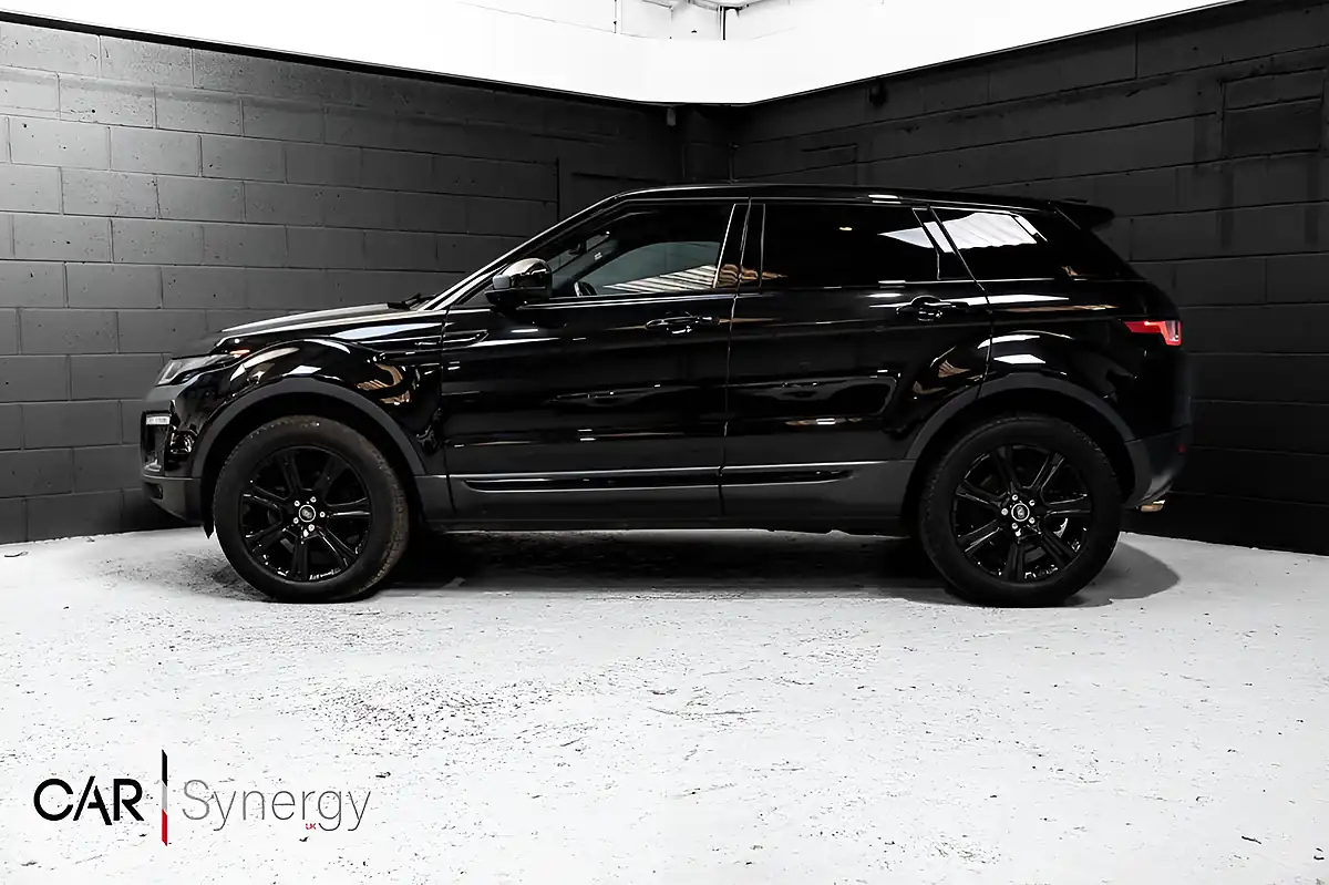 Used 2017 Land Rover Range Rover Evoque Se Tech Black - Interior and Exterior details 4