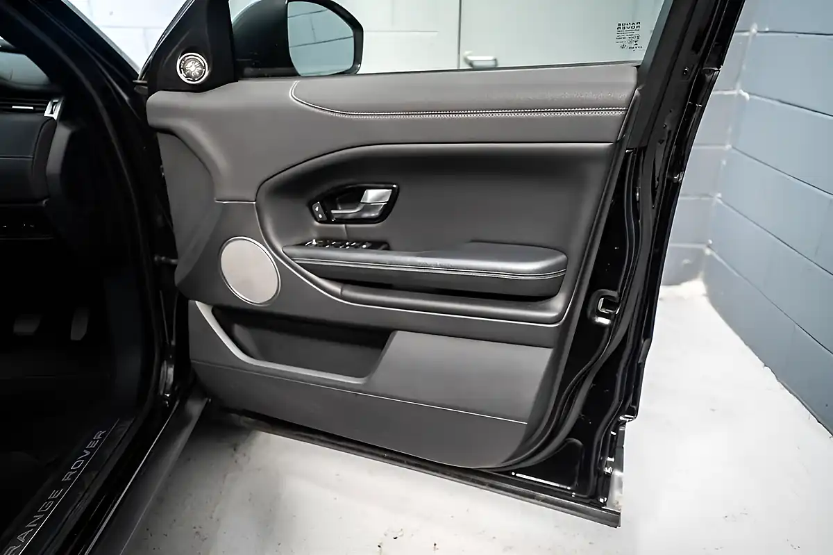 Used 2017 Land Rover Range Rover Evoque Se Tech Black - Interior and Exterior details 8