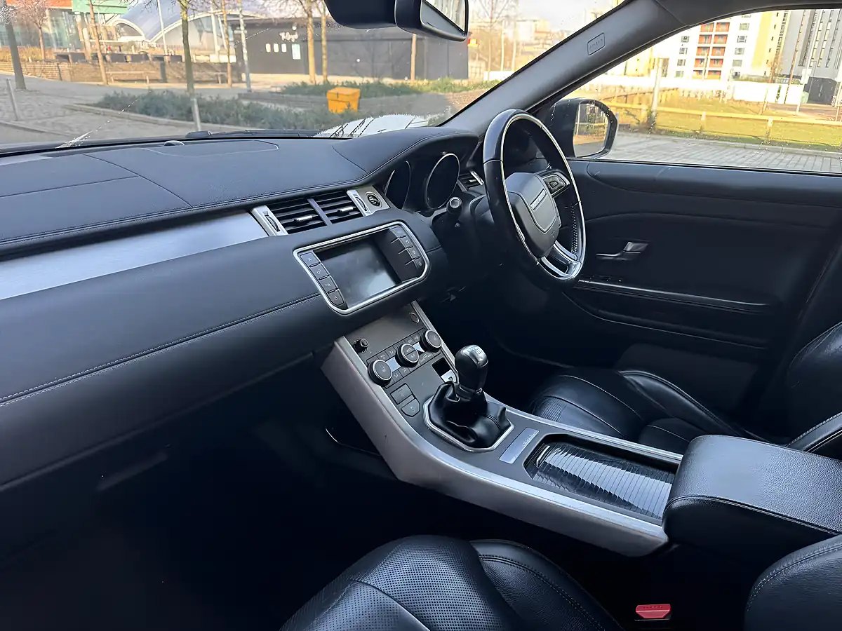 Used 2017 Land Rover Range Rover Evoque Se Tech Black - Interior and Exterior details 10