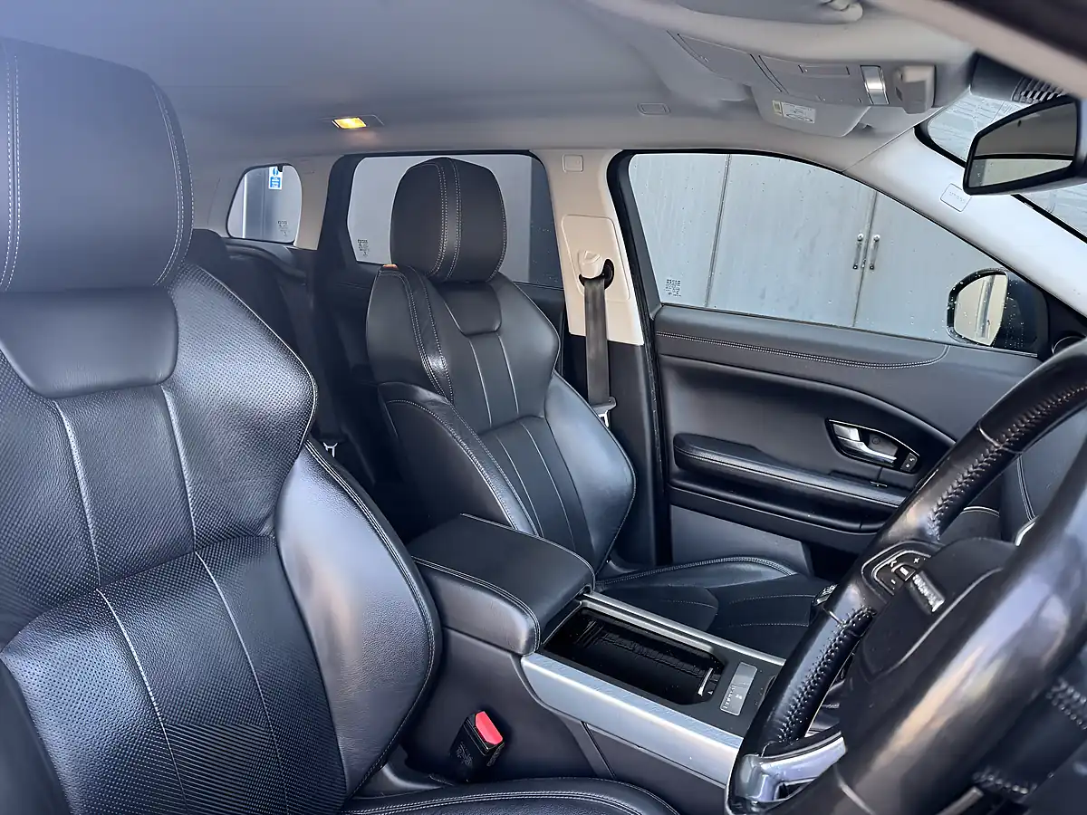 Used 2017 Land Rover Range Rover Evoque Se Tech Black - Interior and Exterior details 12