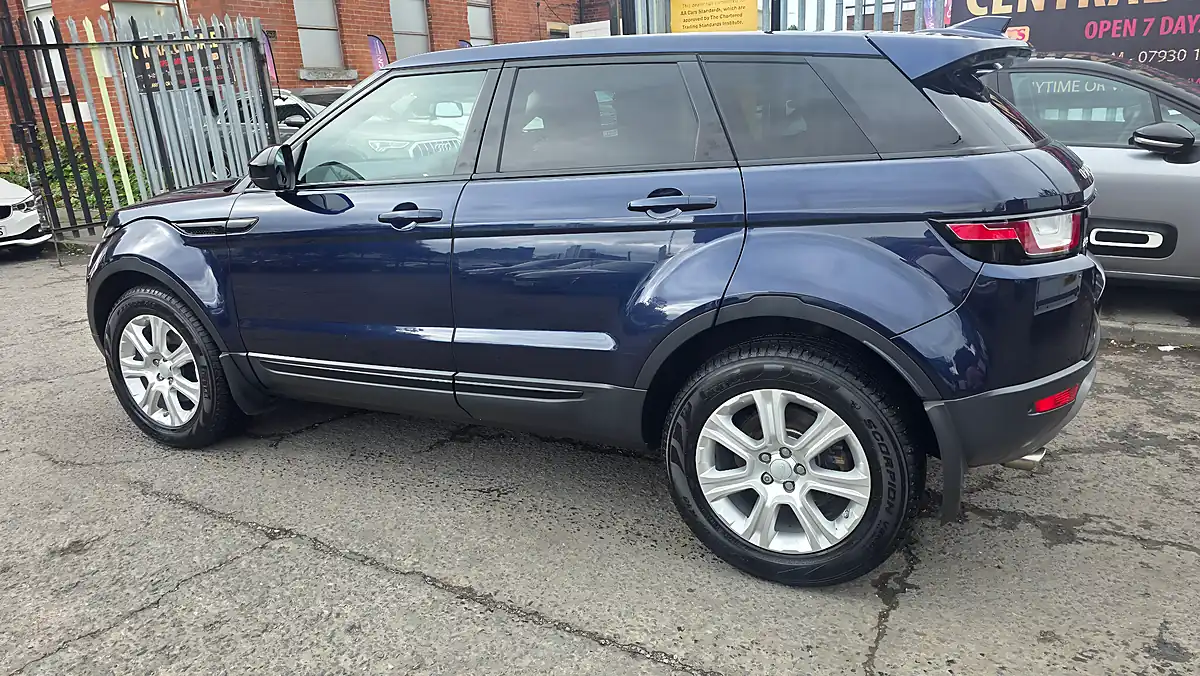 Used 2017 Land Rover Range Rover Evoque Se Tech Blue - Interior and Exterior details 10