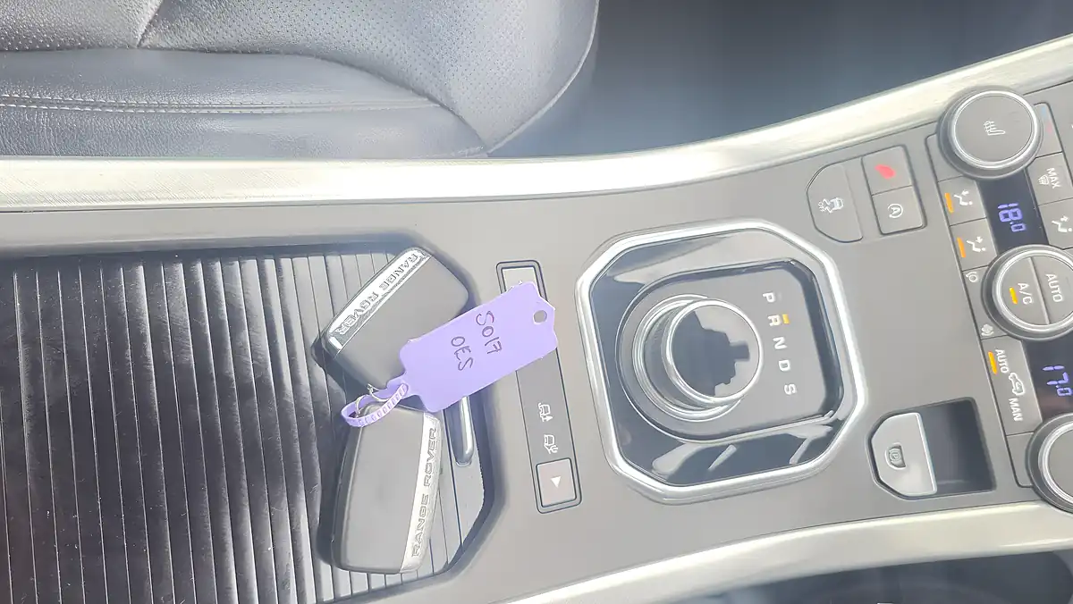 Used 2017 Land Rover Range Rover Evoque Se Tech Blue - Interior and Exterior details 16