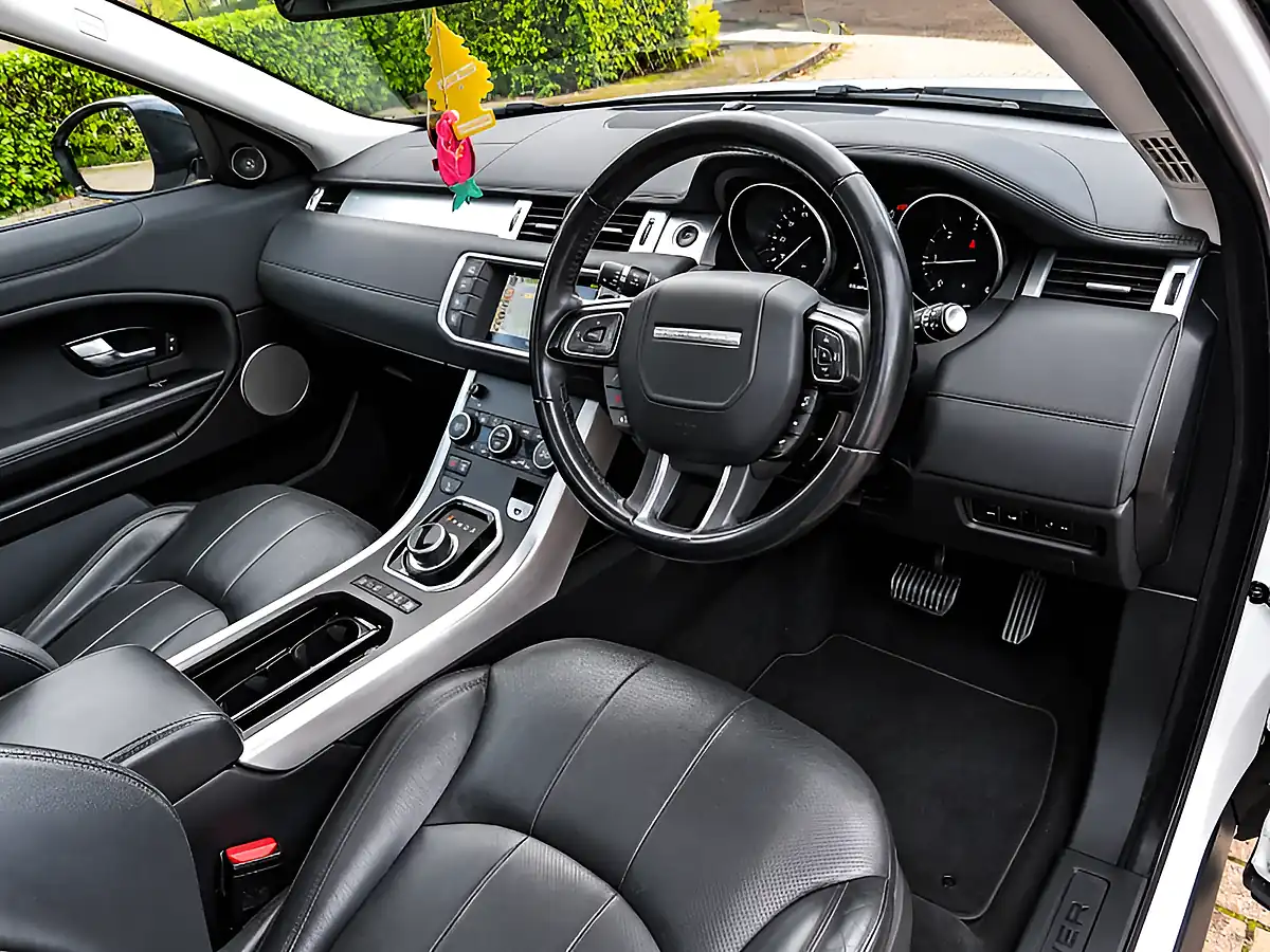 Used 2017 Land Rover Range Rover Evoque Se Tech Fuji/Polaris White - Interior and Exterior details 10