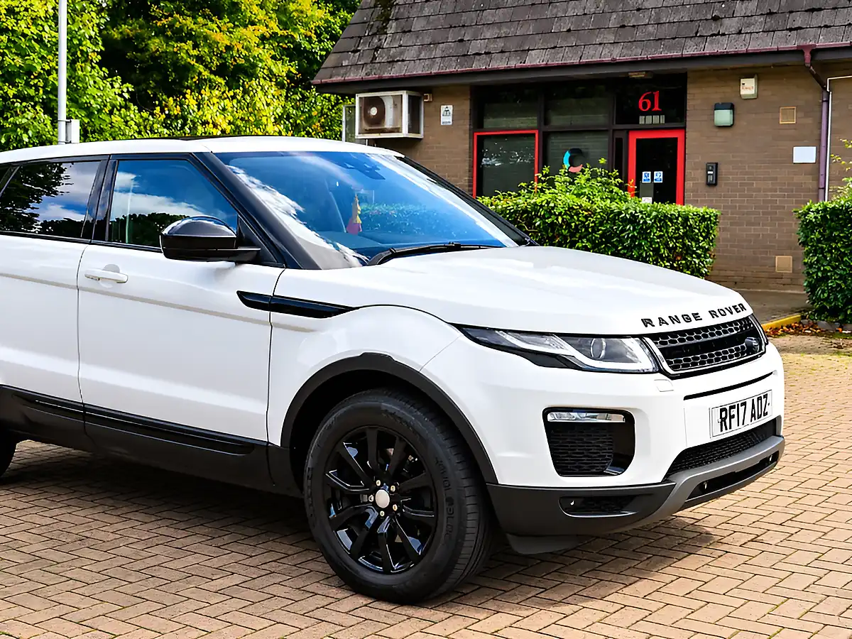 Used 2017 Land Rover Range Rover Evoque Se Tech Fuji/Polaris White - Interior and Exterior details 18