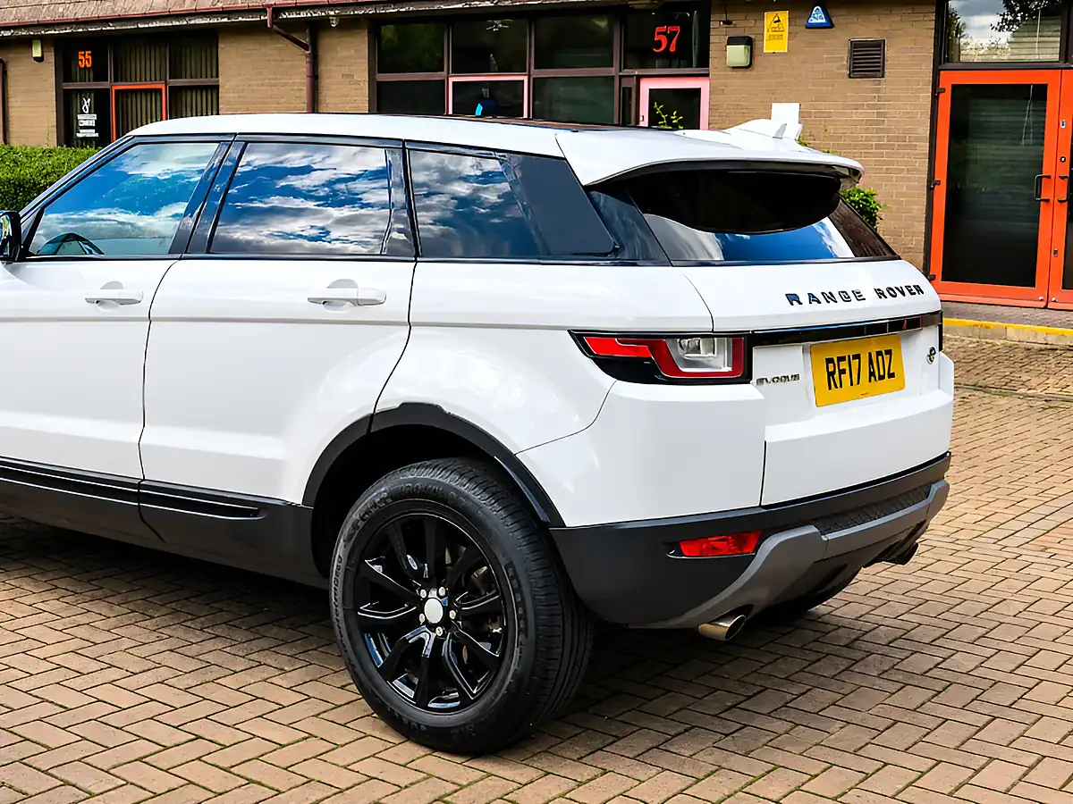 Used 2017 Land Rover Range Rover Evoque Se Tech Fuji/Polaris White - Interior and Exterior details 20