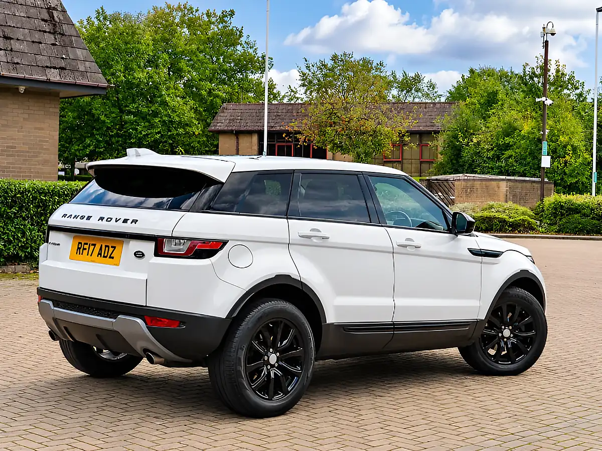 Used 2017 Land Rover Range Rover Evoque Se Tech Fuji/Polaris White - Interior and Exterior details 3