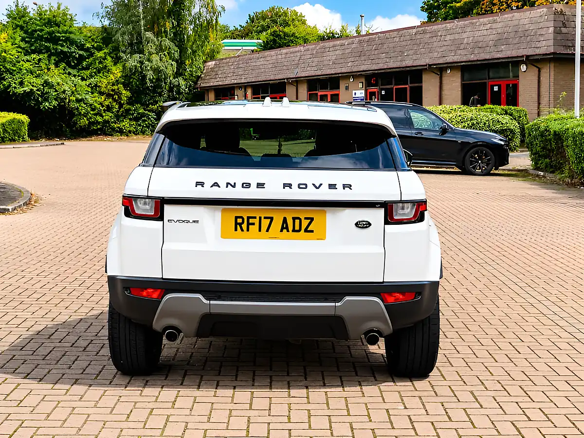 Used 2017 Land Rover Range Rover Evoque Se Tech Fuji/Polaris White - Interior and Exterior details 4