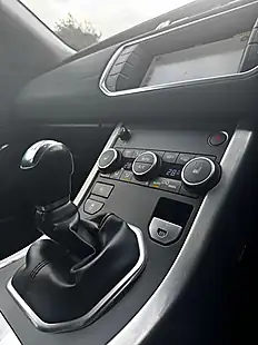 Used 2017 Land Rover Range Rover Evoque Se Tech Fuji White - Interior and Exterior details 10
