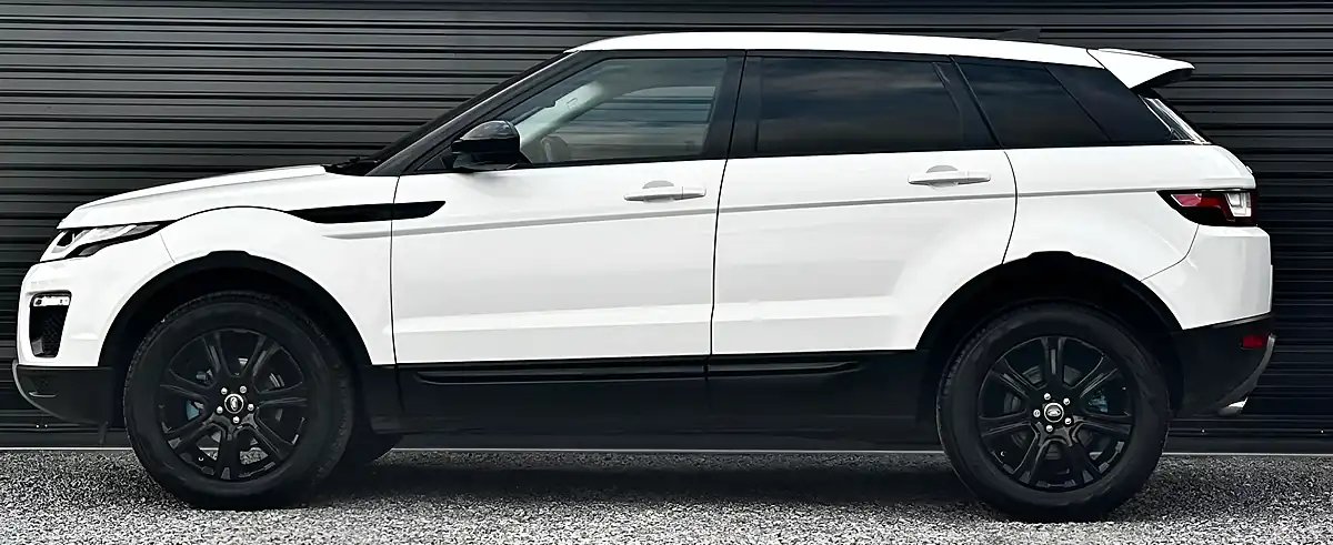 Used 2017 Land Rover Range Rover Evoque Se Tech Fuji White - Interior and Exterior details 5