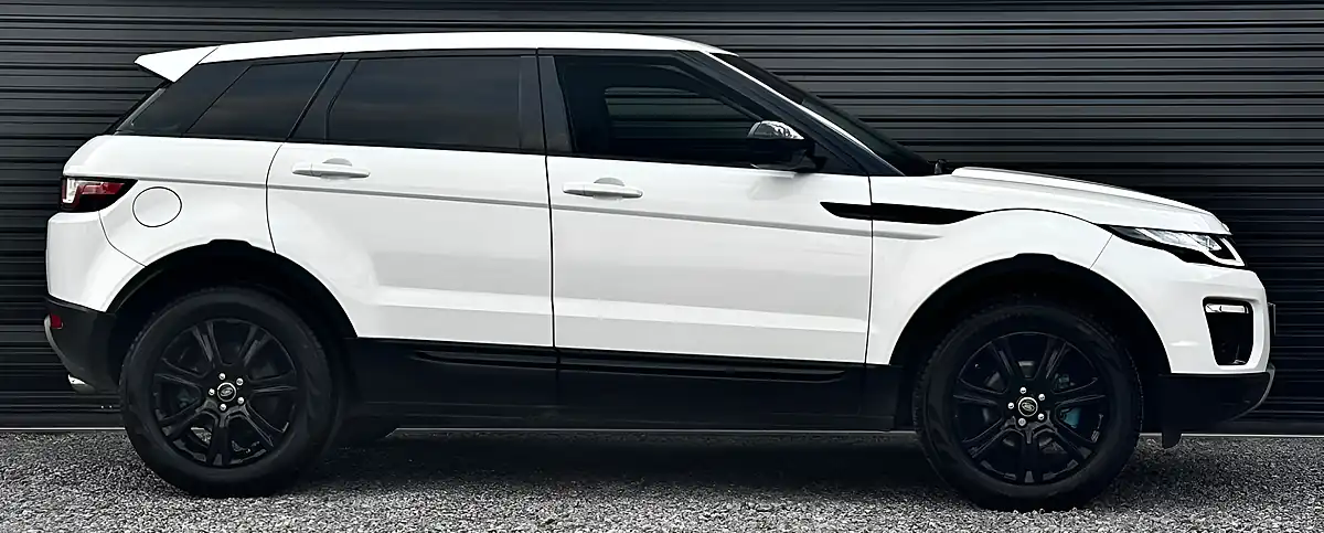 Used 2017 Land Rover Range Rover Evoque Se Tech Fuji White - Interior and Exterior details 6