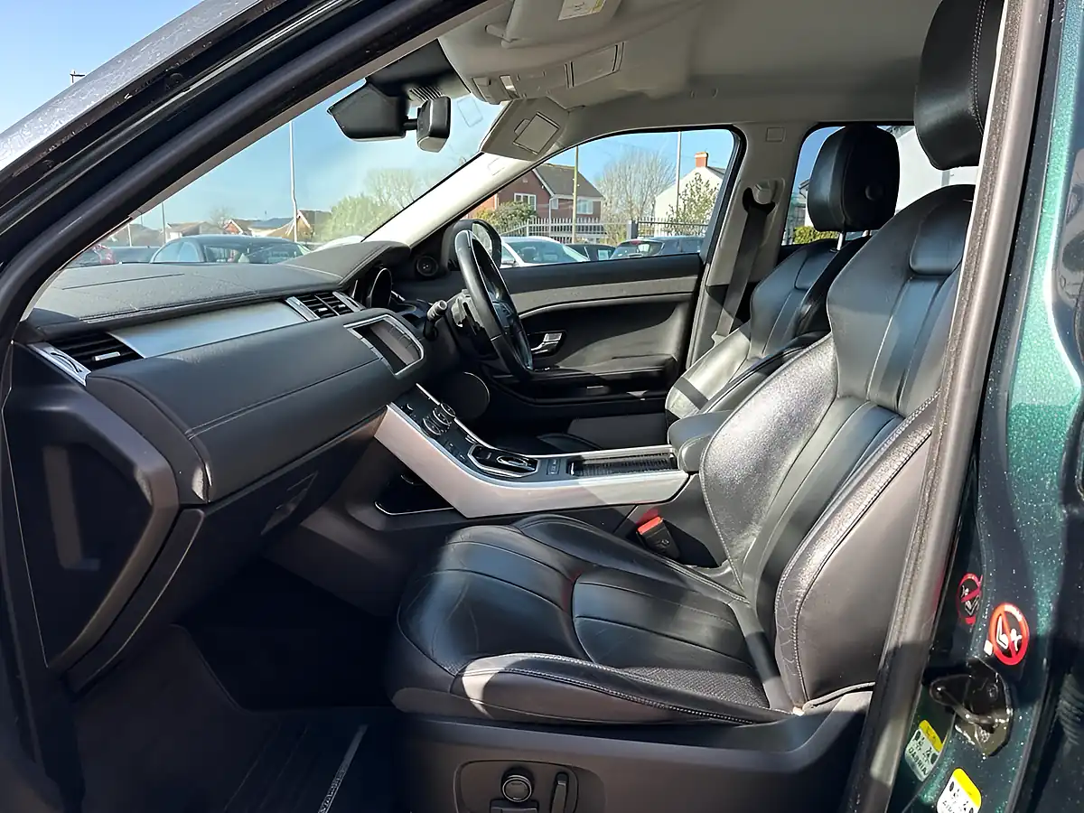 Used 2017 Land Rover Range Rover Evoque Se Tech Green - Interior and Exterior details 12