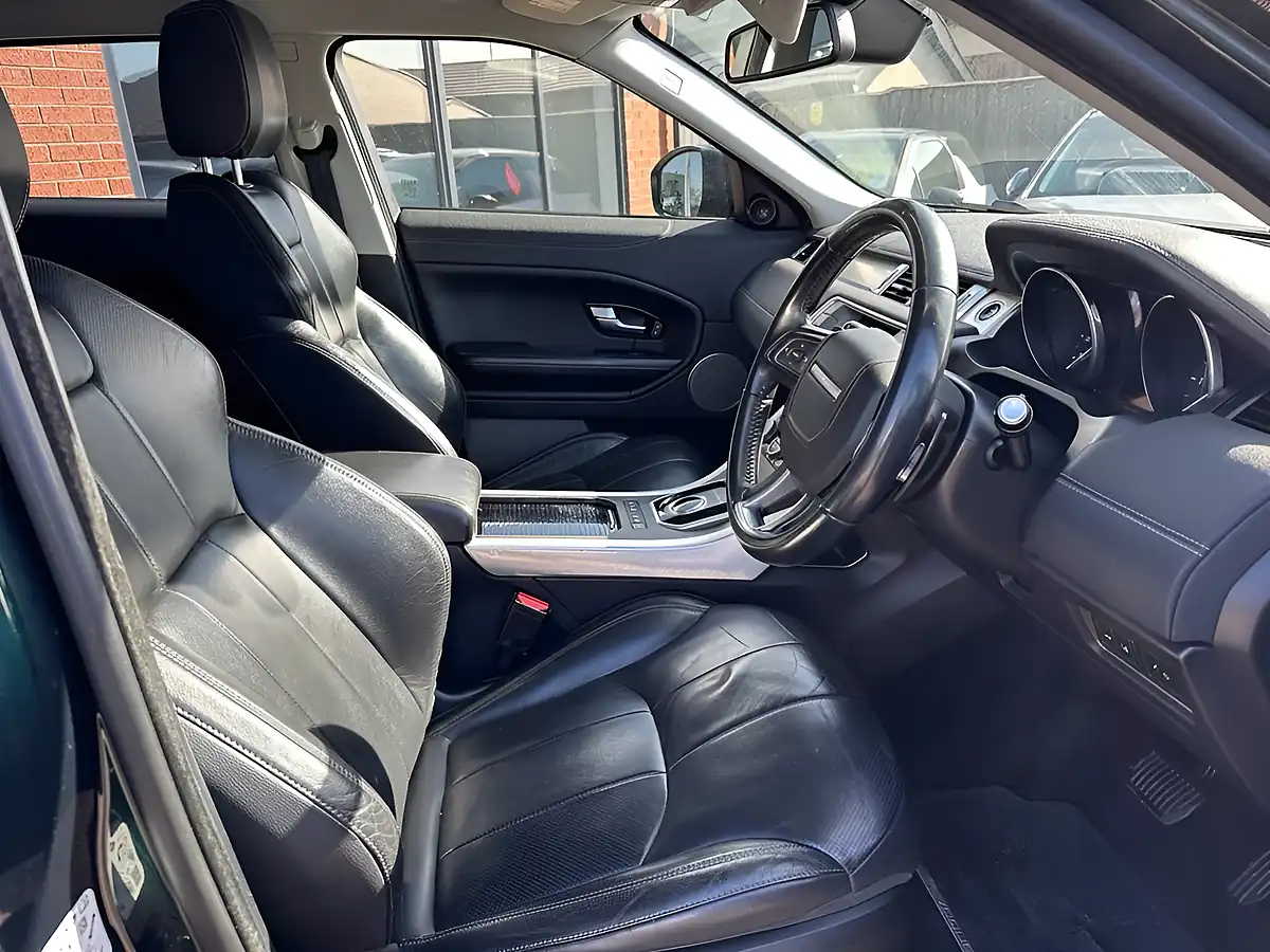 Used 2017 Land Rover Range Rover Evoque Se Tech Green - Interior and Exterior details 9
