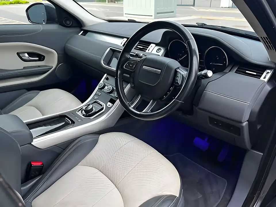 Used 2017 Land Rover Range Rover Evoque Se Tech Grey - Interior and Exterior details 13